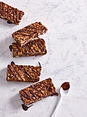 Baked müsli sticks with hazelnuts and chocolate
