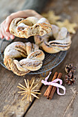 Vegan yeast dough wreaths with cinnamon