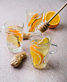 Orangen-Heißgetränk mit Ingwer und Honig