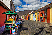 Bunte Häuser in der Altstadt, Antigua, Guatemala, Mittelamerika
