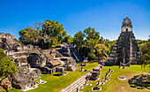 Der Große Platz mit Nord-Akropolis, antike Maya Tempelruinen, Tikal, Guatemala, Mittelamerika