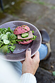 Topped beetroot roll