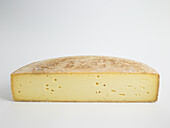 Italian formaggio di montagna cheese