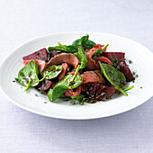 Beef with beetroot and spinach