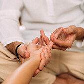 Shiatsu hand massage