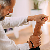 Shiatsu foot massage