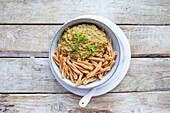 Chickpea noodles with vegetable sauce