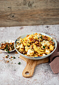 Creamy cauliflower-walnut spaghetti