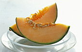 Two pieces of melon (Chateraise)