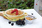 Apple crumble with berries