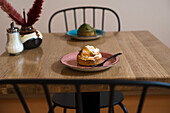 Meringue tartlet on a table