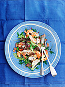 Warmer Salat von gebratenem Seeteufel und Riesengarnelen mit Fenchel-Vinaigrette