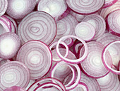 Red onion slices