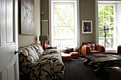 Wohnzimmer in der Wohnung einer Londoner Modedesignerin
