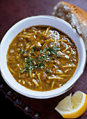 Vegetarische Harira, eine gewürzte marokkanische Suppe
