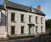 Stadthaus aus Stein in Laughame, Wales, UK