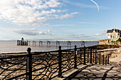 Strandpromenade und Pier in Clevedon Somerset, UK
