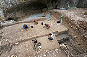Excavations at Grotte Mandrin, France