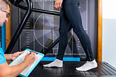 Walking or gait anthropometric analysis on a treadmill