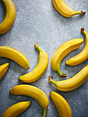 Bananen auf Betonuntergrund