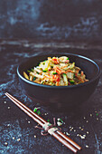 Salat mit selbstgemachtem Kimchi (Tongbaechu-Kimchi)