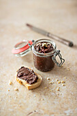 Chocolate spread with almonds and dextrose (low carb)