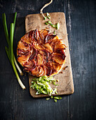 Tarte Tatin with colorful onions