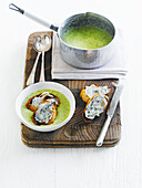 Broccoli soup with blue cheese croutons