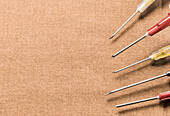 Set of metallic needles