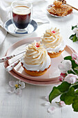 Tartlets with meringue and cream
