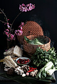 Zutaten für asiatische Gerichte aus dem Bambusdämpfer