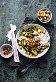 Spargel mit Tofu und Reis (asiatisch)