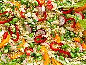 Bulgur salad with crunchy vegetables (picture-filling)