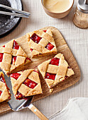 Linzer cake from the baking tin