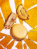 Creme Brulee-Macaron