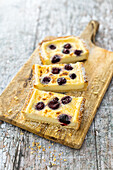 Semolina Tart with amaretto cherries (vegetarian)