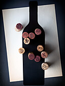 Weinkorken verschiedener Jahrgänge aus dem Bordeaux
