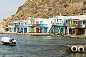 Alte Fischerhäuser in der Bucht, Kykladen, Ägäis, Griechenland