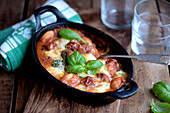 Gnocchi gratin with tomato and mozzarella