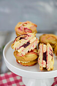 Filled raspberry-vanilla biscuits