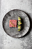 Veal tartare with lime bread