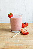 Lupine-strawberry smoothie