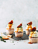 Cupcakes with figs and caramel sauce