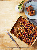 Banana berry sheet cake