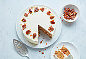 Carrot cake with pecan nuts