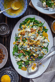 Spinach salad with pear and gorgonzola