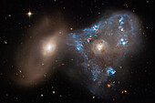 Head-on collision between two galaxies, HST image