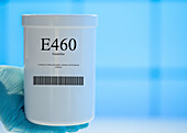 Container of the food additive E460