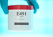 Container of the food additive E491