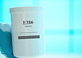 Container of the food additive E386